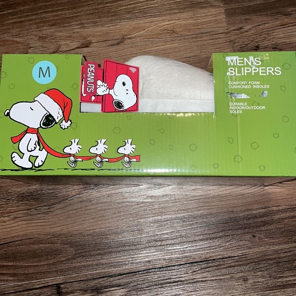 New Mens Peanuts Snoopy Slippers Sizes Small , Medium and Large Available - Picture 2 of 7